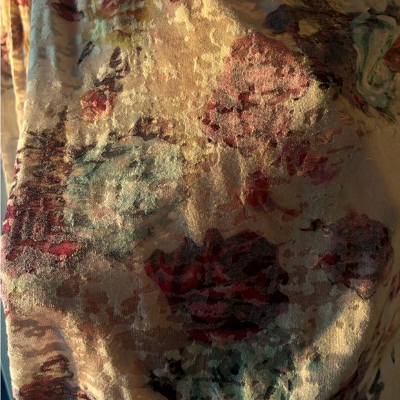 Buckle Calesure Plug Brand Multicolor Floral Long Sleeve Tee - Picture 2 of 8